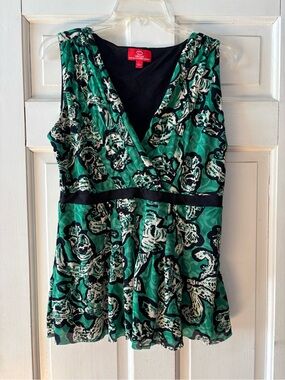 Oscar by Oscar de la Renta gorgeous dressy green/black blouse